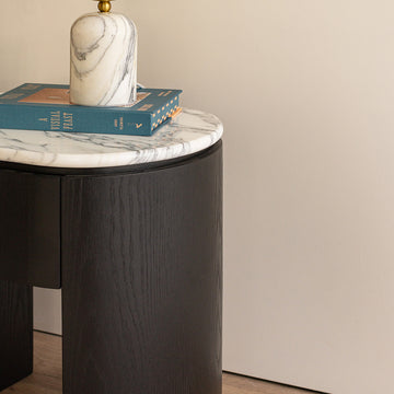 Arabescato Carrara Marble / Black Oak