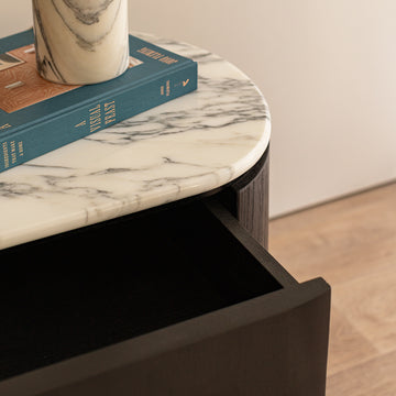 Arabescato Carrara Marble / Black Oak