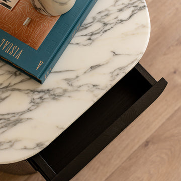 Arabescato Carrara Marble / Black Oak