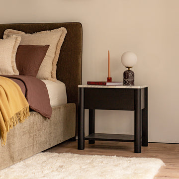 Arabescato Carrara Marble / Black Oak