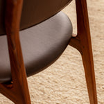 Chocolate Brown / Walnut