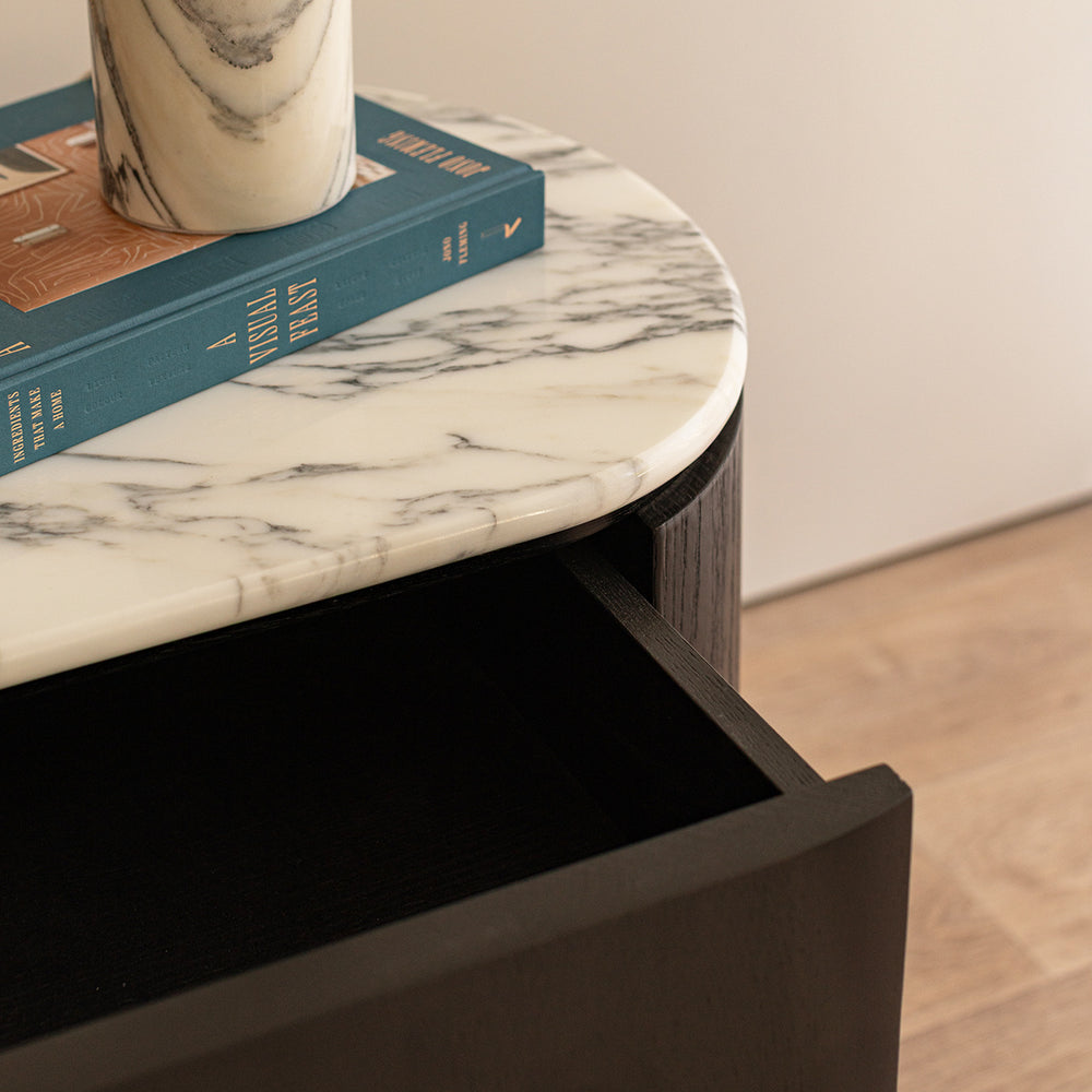 Arabescato Carrara Marble / Black Oak
