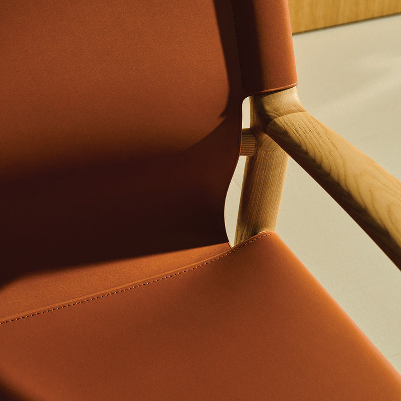 Light Brown / Ash