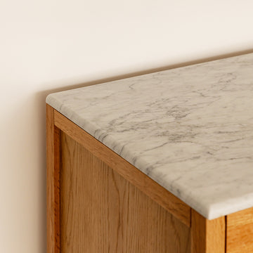 Carrara Marble / Oak