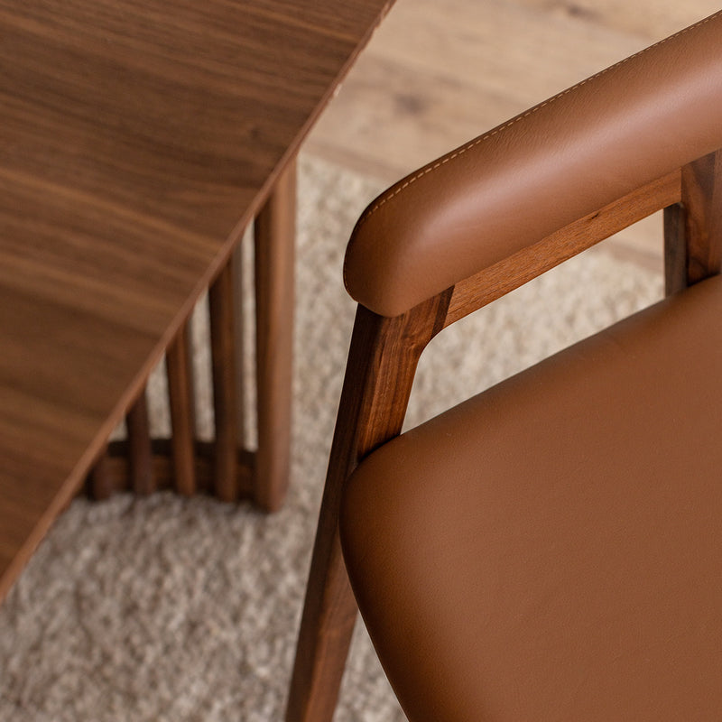 Tan / Walnut