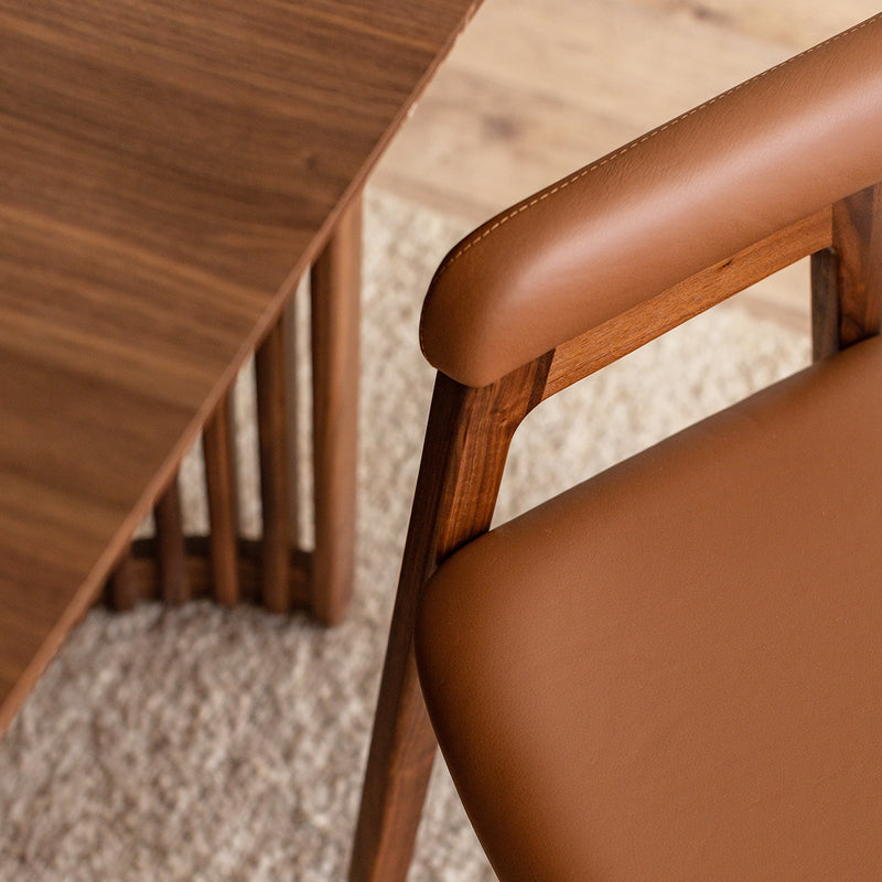 Tan / Walnut