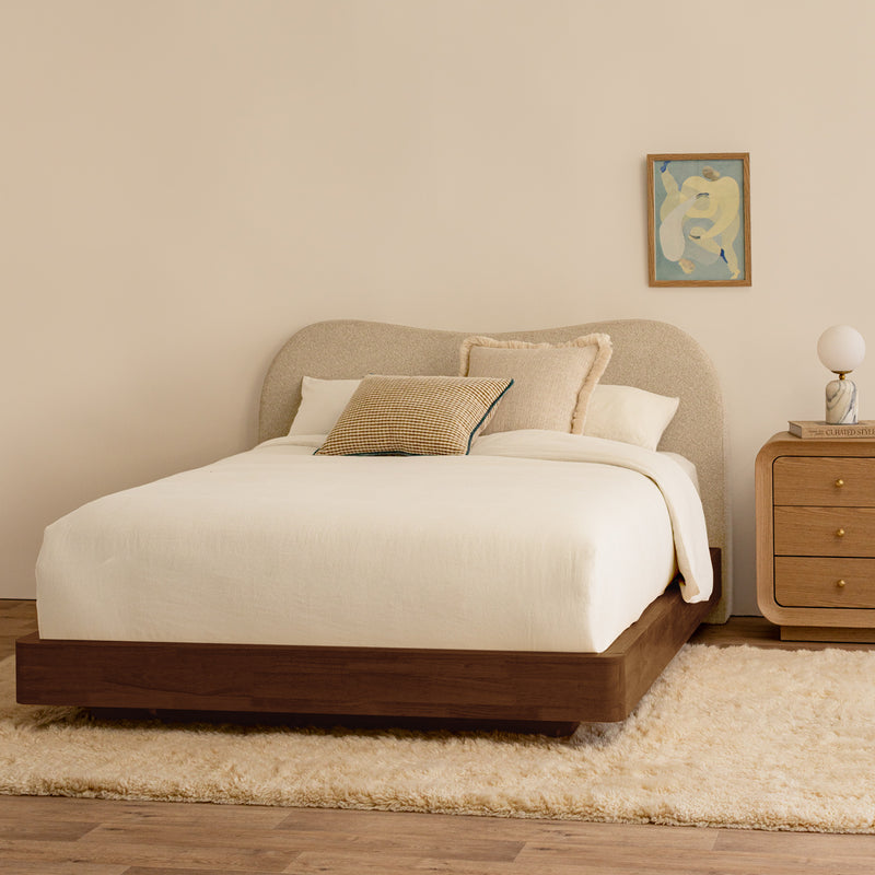 Sand Boucle / Walnut