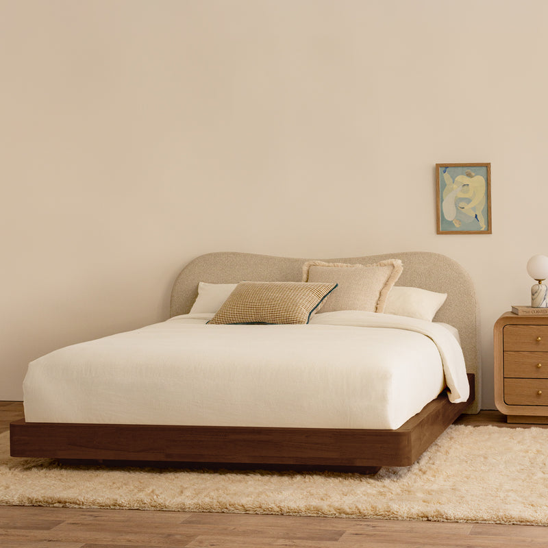 Sand Boucle / Walnut