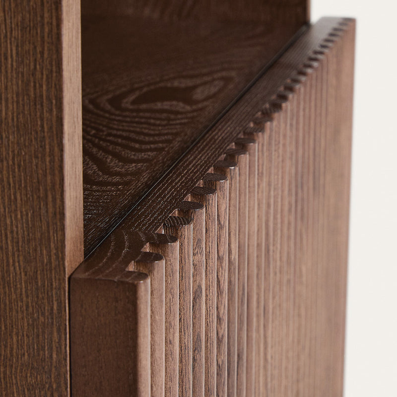Walnut / 53 x 62cm