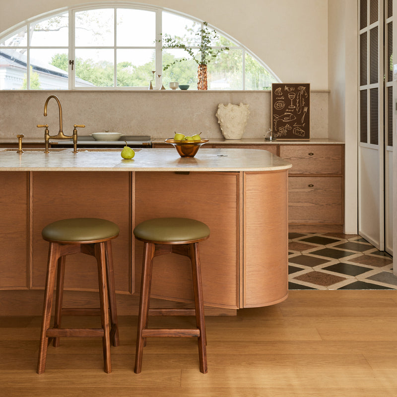 Olive Green / Walnut