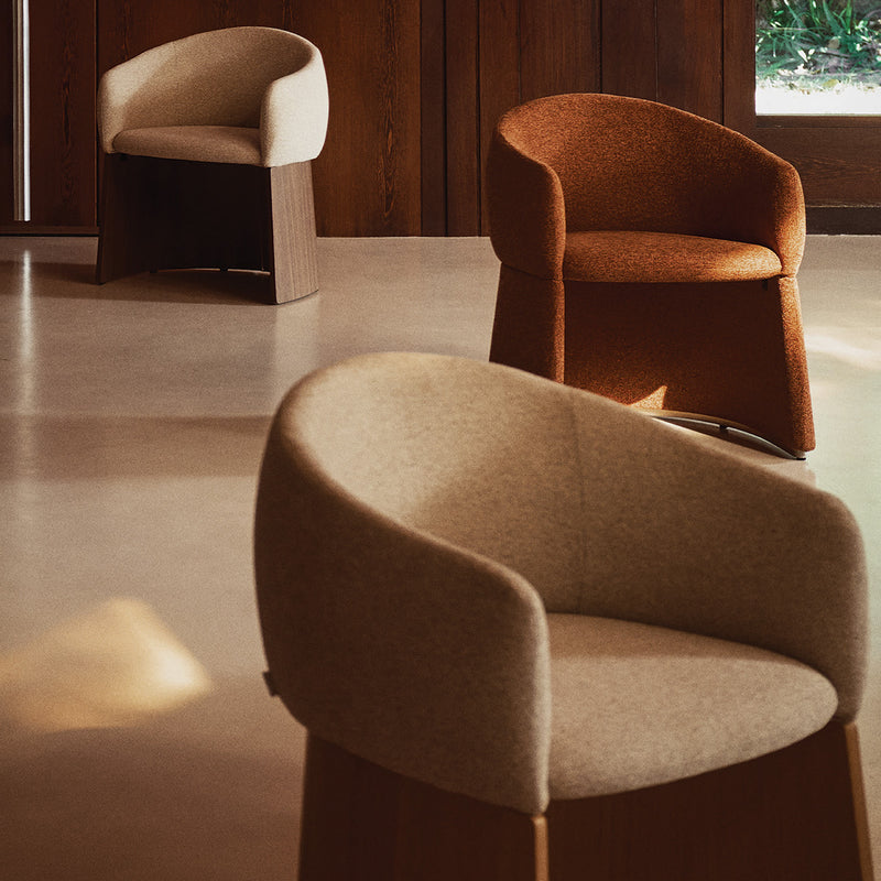 Beige / Walnut