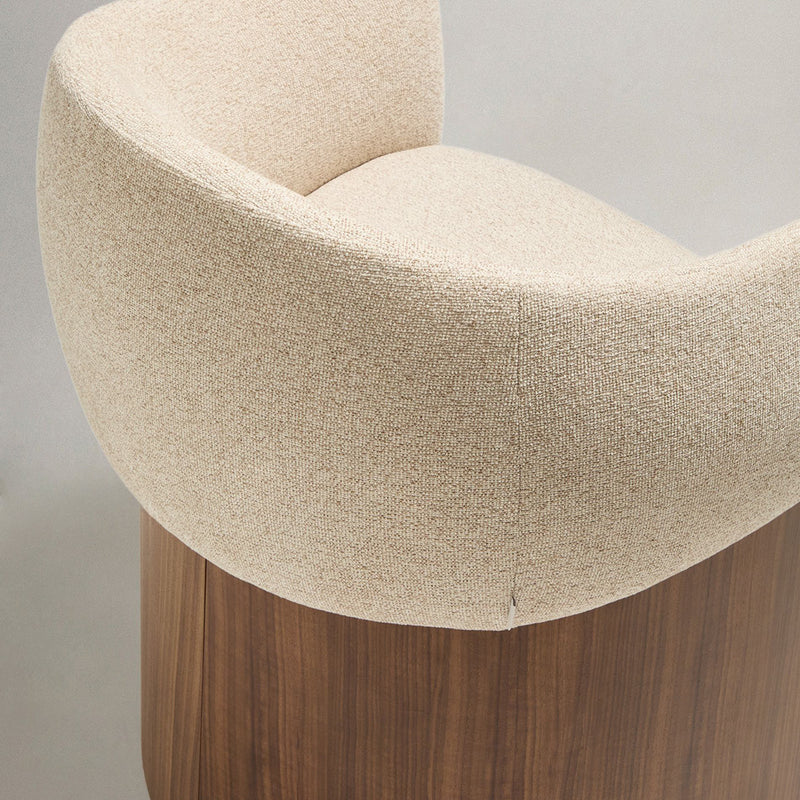 Beige / Walnut