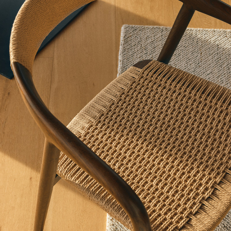 Beige / Walnut