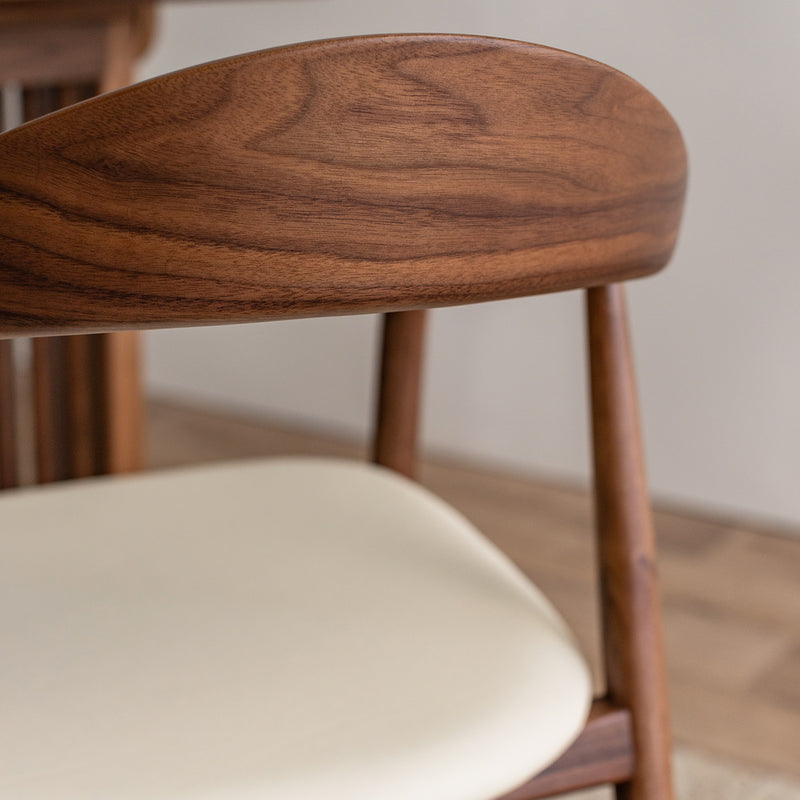 Cream / Walnut