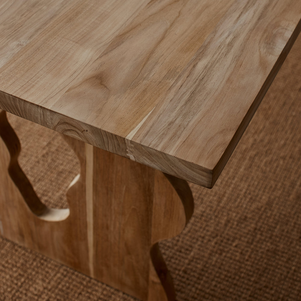 Earl Dining Table