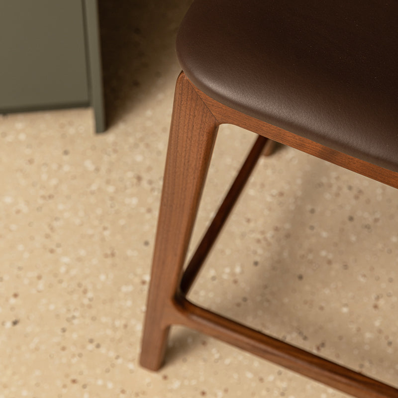 Chocolate Brown / Walnut