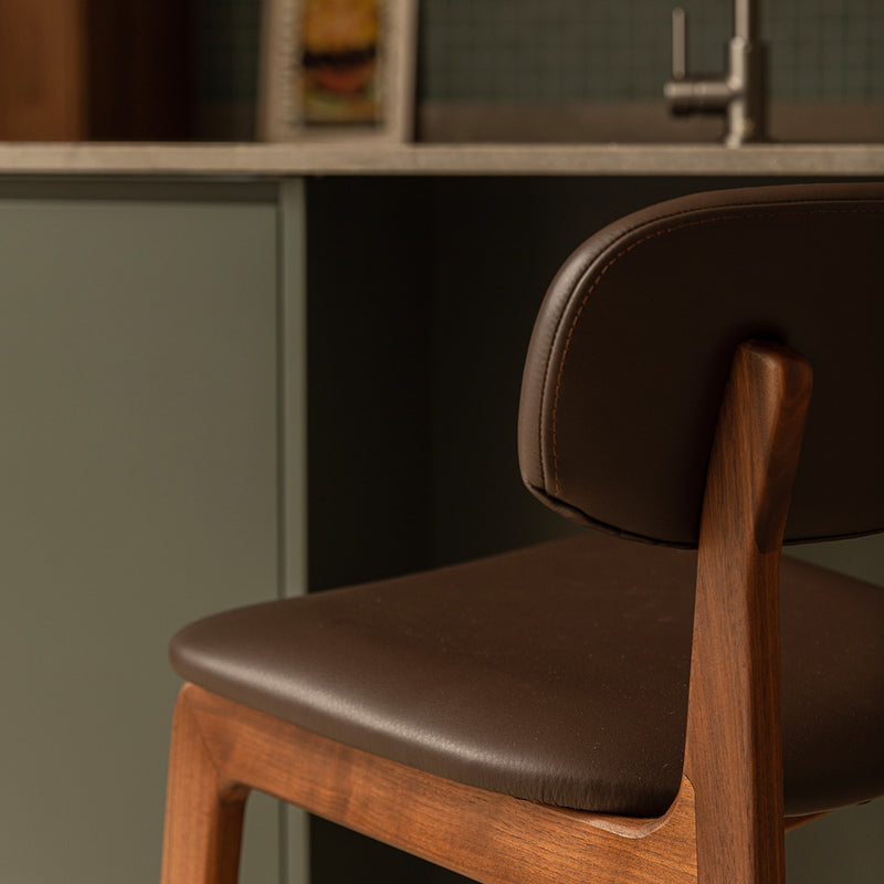 Chocolate Brown / Walnut