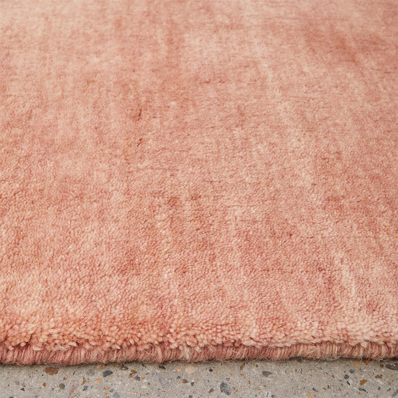 Blush Pink / 1.6 x 2.3m