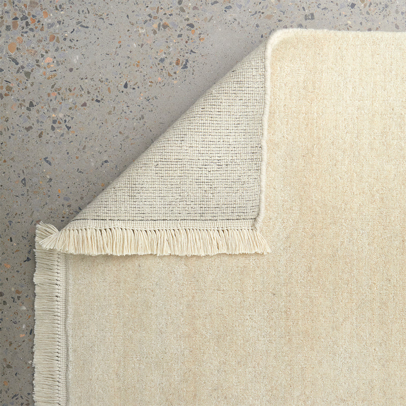 Cream / 1.6 x 2.3m