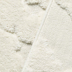 White / 2.3 x 1.6m