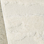 White / 2.3 x 1.6m