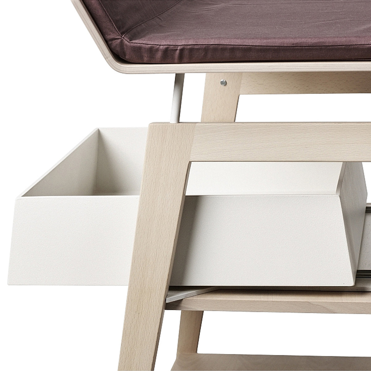 Leander linea changing outlet table